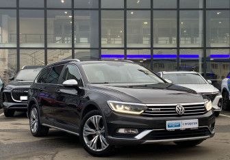 Подержанный автомобиль Volkswagen Passat Wagon 2018 года (3 фото)