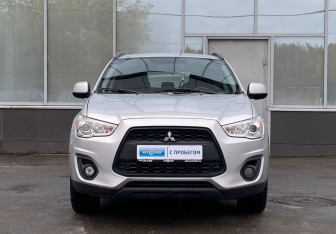Подержанный автомобиль Mitsubishi ASX 2013 года (2 фото)