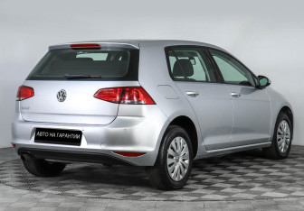 Подержанный автомобиль Volkswagen Golf Hatchback 2014 года (3 фото)