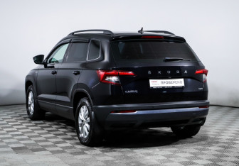 Подержанный автомобиль Skoda Karoq 2021 года (7 фото)