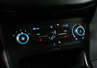 Подержанный автомобиль Ford Focus Sedan 2017 года (11 фото)