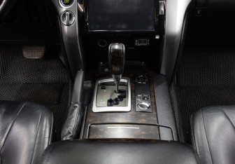 Подержанный автомобиль Toyota Land Cruiser Suv 2012 года (16 фото)