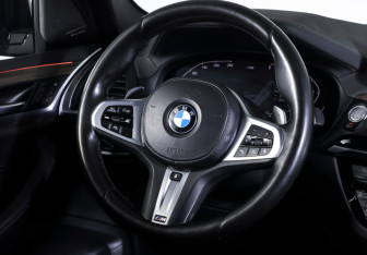 Подержанный автомобиль BMW X3 2020 года (13 фото)