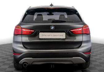 Подержанный автомобиль BMW X1 2019 года (6 фото)