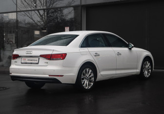 Подержанный автомобиль Audi A4 Sedan 2015 года (5 фото)