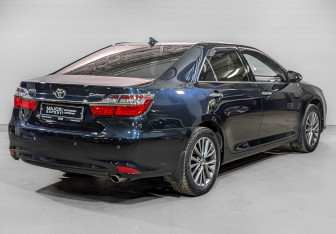 Подержанный автомобиль Toyota Camry Sedan 2017 года (5 фото)