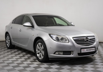 Подержанный автомобиль Opel Insignia Liftback 2012 года (3 фото)
