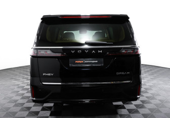 Подержанный автомобиль Voyah Dream 2023 года (6 фото)