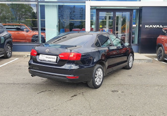 Подержанный автомобиль Volkswagen Jetta Sedan 2013 года (5 фото)