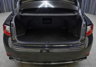 Подержанный автомобиль Lexus ES 2016 года (10 фото)