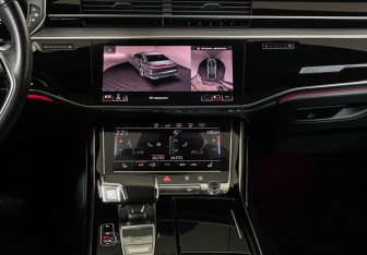 Подержанный автомобиль Audi A8 2019 года (24 фото)