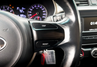 Подержанный автомобиль Kia Rio Hatchback 2021 года (26 фото)