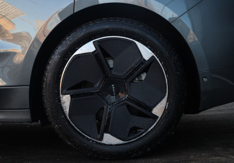 Подержанный автомобиль Zeekr 001 2022 года (33 фото)