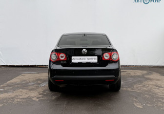 Подержанный автомобиль Volkswagen Jetta Sedan 2009 года (6 фото)