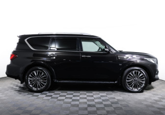 Подержанный автомобиль Infiniti QX80 2018 года (4 фото)