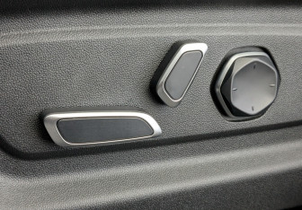 Подержанный автомобиль Changan UNI-K 2023 года (20 фото)