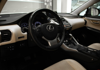 Подержанный автомобиль Lexus NX 2014 года (7 фото)