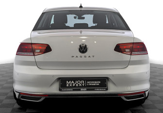 Подержанный автомобиль Volkswagen Passat Sedan 2021 года (6 фото)