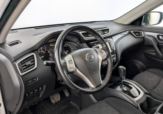 Подержанный автомобиль Nissan X-Trail 2018 года (16 фото)