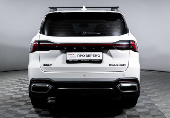 Подержанный автомобиль Geely Okavango 2024 года (6 фото)
