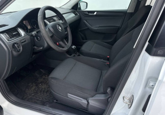 Подержанный автомобиль Skoda Rapid Liftback 2018 года (9 фото)