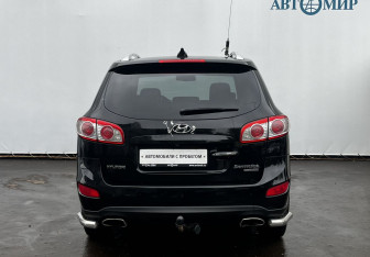 Подержанный автомобиль Hyundai Santa Fe 2011 года (6 фото)