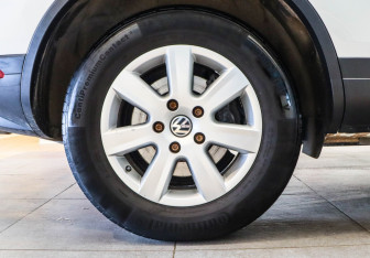 Подержанный автомобиль Volkswagen Touareg 2016 года (24 фото)