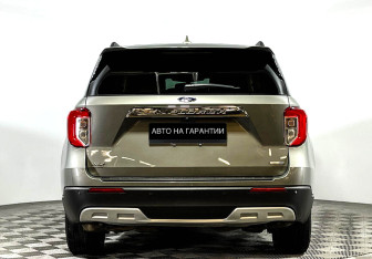 Подержанный автомобиль Ford Explorer 2020 года (4 фото)