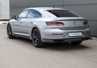 Подержанный автомобиль Volkswagen Arteon 2019 года (7 фото)