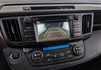 Подержанный автомобиль Toyota RAV4 2016 года (25 фото)