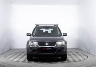 Подержанный автомобиль Suzuki Grand Vitara 2009 года (2 фото)
