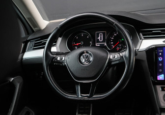 Подержанный автомобиль Volkswagen Passat Wagon 2018 года (12 фото)