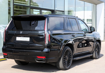 Подержанный автомобиль Cadillac Escalade Suv 2022 года (5 фото)