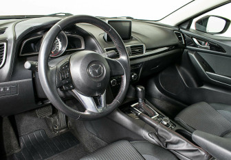 Подержанный автомобиль Mazda 3 Sedan 2015 года (11 фото)