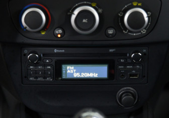 Подержанный автомобиль Renault Fluence 2014 года (13 фото)