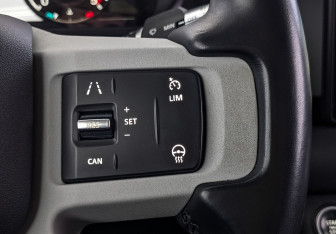 Подержанный автомобиль Land Rover Defender Suv 2021 года (28 фото)