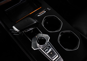 Подержанный автомобиль Changan UNI-K 2023 года (24 фото)