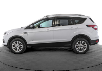 Подержанный автомобиль Ford Kuga 2018 года (8 фото)