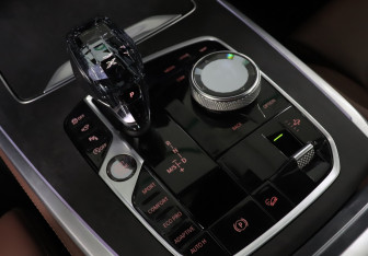 Подержанный автомобиль BMW X7 2020 года (19 фото)