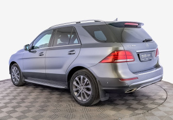Подержанный автомобиль Mercedes-Benz GLE 2016 года (7 фото)