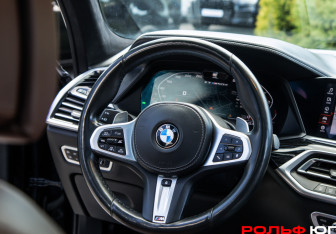 Подержанный автомобиль BMW X7 2019 года (11 фото)