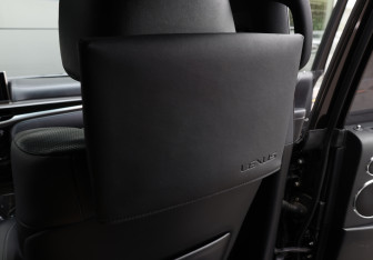 Подержанный автомобиль Lexus LX 2017 года (22 фото)