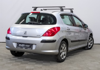 Подержанный автомобиль Peugeot 308 Hatchback 2011 года (5 фото)