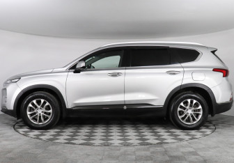 Подержанный автомобиль Hyundai Santa Fe 2020 года (8 фото)