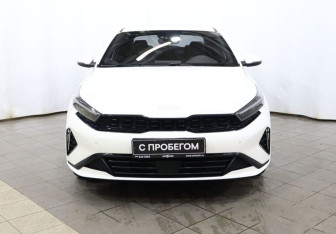 Подержанный автомобиль Kia K3 Sedan 2023 года (2 фото)
