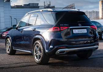 Подержанный автомобиль Mercedes-Benz GLE 2018 года (8 фото)