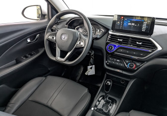 Подержанный автомобиль Changan Alsvin 2023 года (27 фото)