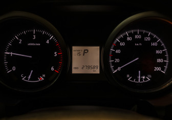 Подержанный автомобиль Toyota Land Cruiser Prado 2015 года (12 фото)