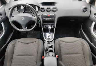 Подержанный автомобиль Peugeot 308 Hatchback 2013 года (10 фото)