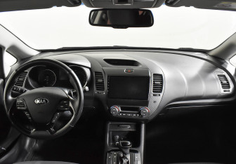 Подержанный автомобиль Kia Cerato Sedan 2018 года (10 фото)